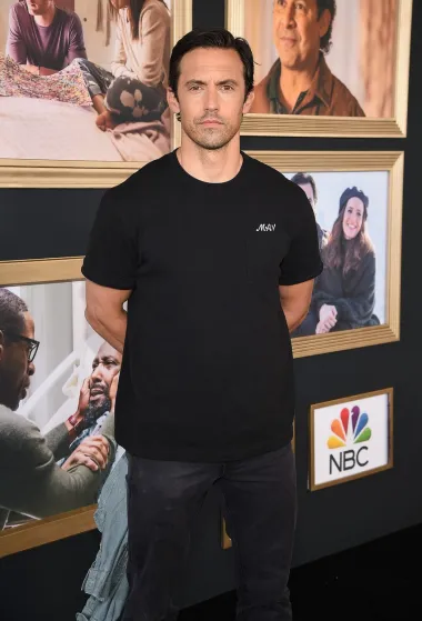 Milo Ventimiglia glumi savršenog muškarca na ekranu i jednako je savršen u stvarnom životu. Zvijezda serije &quot;This Is Us&quot; ima klasično dobar izgled i impresivan životopis, a jednako je zgodan kao i kada smo ga prvi put ugledale u seriji &quot;Gilmoreice&quot;.