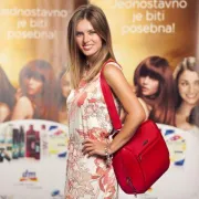 Leona Paraminski ovog ljeta na odmor putuje sa stilom