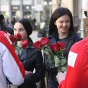 Međunarodni Dan žena - hrvatski reprezentativci darivali Zagrepčanke ružama