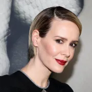 Sarah Paulson uvijek izgleda glamurozno, čak i bez šminke. Evo kako