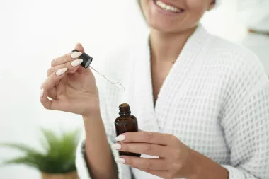 Za jesenski 'boost', tu su serumi za njegu lica koji će koži vratiti sjaj