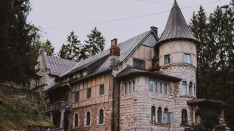 Jesenski izlet? Bajkoviti dvorac pravi je dragulj Gorskog kotara