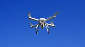 Što je dron? Kako radi dron?