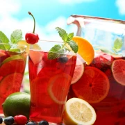 Kako napraviti domaću sangriju? Imamo super recepte