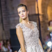 Adriana Ćaleta-Car zablistala u romantičnoj haljini idealnoj za ljetne prigode