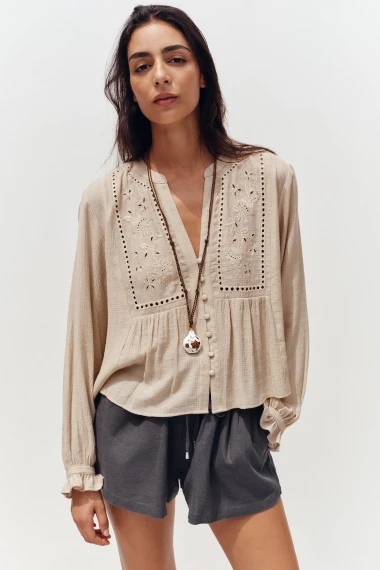 Lepršave i ženstvene boho bluze hit su ovo ljeto jer podižu svaku kombinaciju