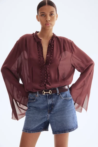 Lepršave i ženstvene boho bluze hit su ovo ljeto jer podižu svaku kombinaciju