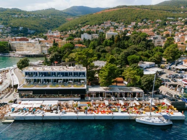 Opatija dobila novo posebno mjesto uz more – Amore Sea Club s vlastitom rivom
