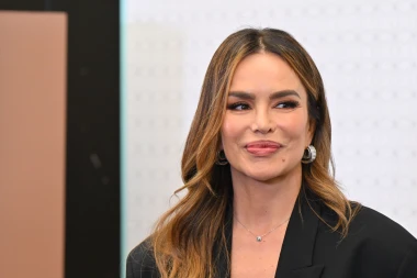 Neočekivani spoj: Severina privukla poglede u točkicama i suknji s motivima rimskih careva