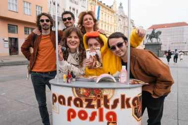 Nina Violić pretvorila Trg bana Jelačića u pozornicu – najavila komediju 'Parazitska posla'