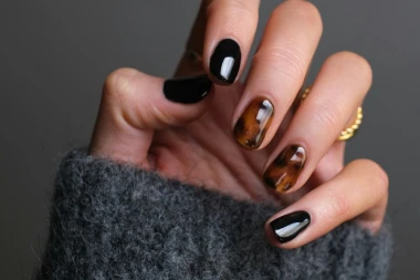 Jesenski i zimski trendovi manikura: Boje i stilovi koji će vladati sezonom