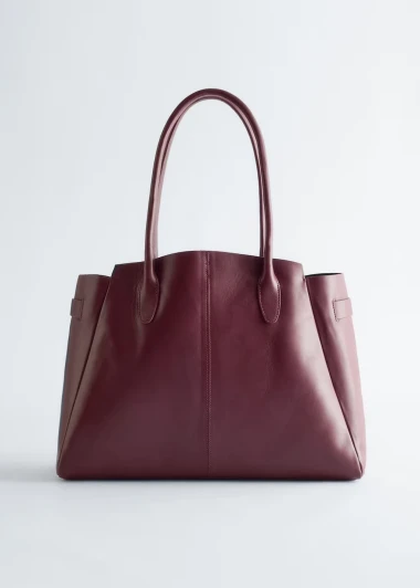 Trend koji ne prolazi: Bordo torbe vladaju zimskim kolekcijama