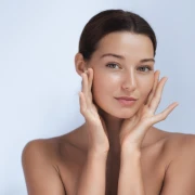 Viralna tehnika za zatezanje kože: Ova masaža lica obećava prirodni lifting