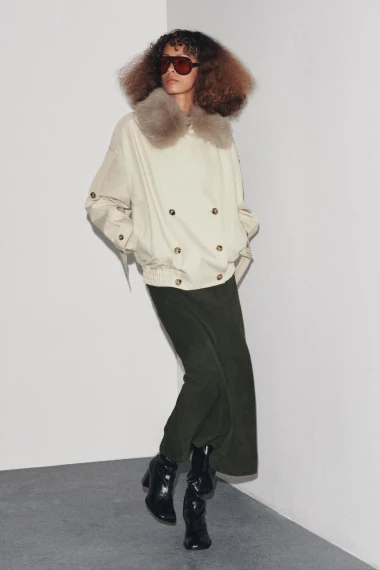 Ove zime obožavamo jakne s krznenim ovratnicima – Zara ima najljepše modele