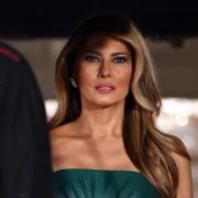 Melania Trump smaragdnom haljinom poslala poruku jaču od riječi
